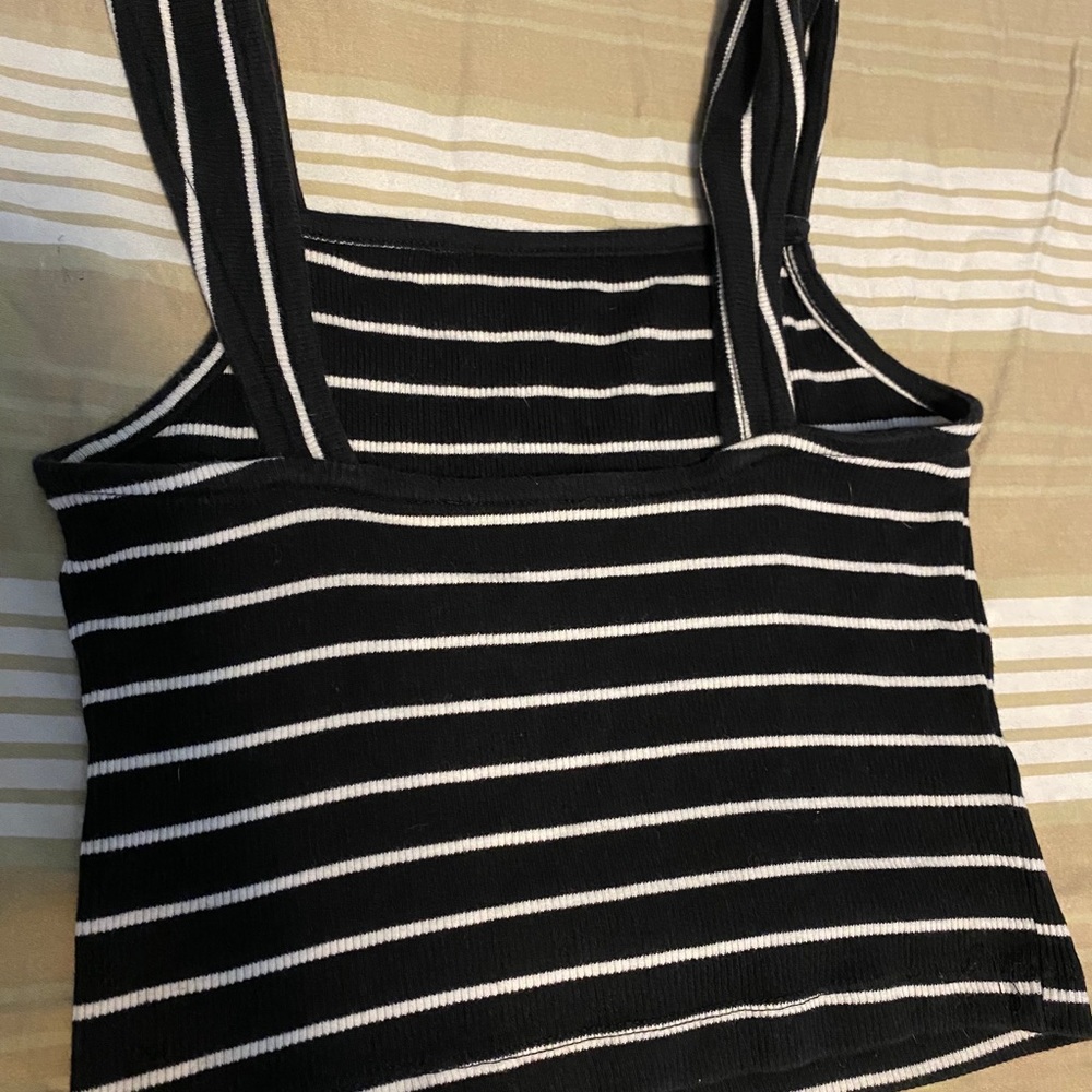 B&’W Croptop